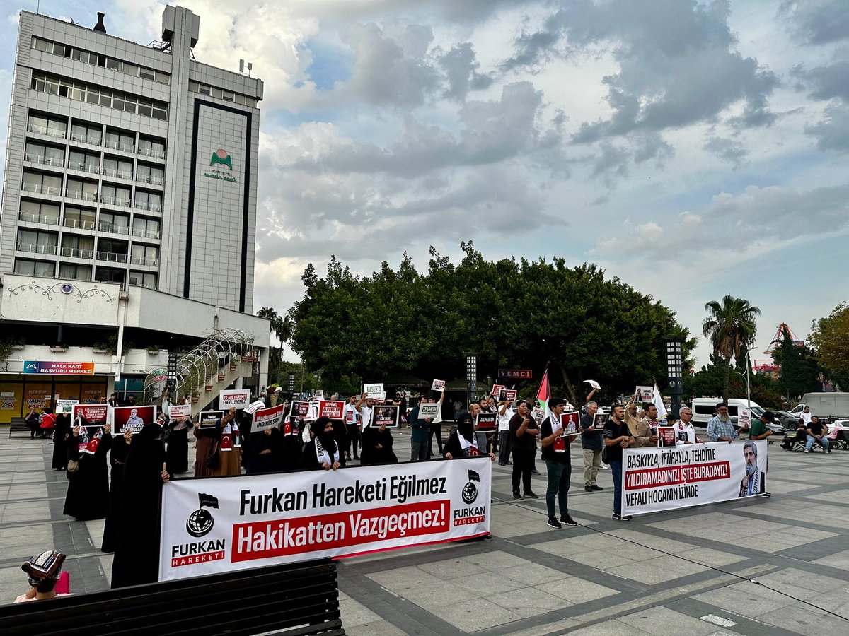 furkanhmersin's tweet photo. DOKUNMA FURKAN’A, DUYURUR DÜNYA’YA!

Furkan Hareketi Mersin olarak Hukuksuz Kararlara ve Baskılara Karşı Ulu Camii Meydanında Basın Açıklamamızı Gerçekleştirdik.

📍Mersin 

#OzgürlükYürüyüşleri
ZulmeKarşı Meydanlardayız
Mücadelemiz AllahIçin https://t.co/bEGvUwbMWn