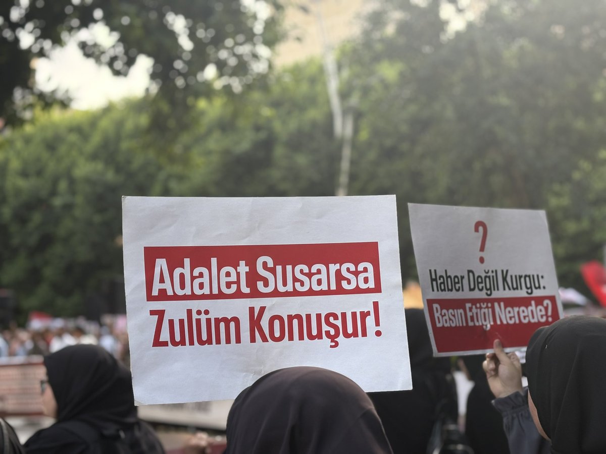 zeynepcftx's tweet photo. adalet gelene kadar, zulüm bitene kadar, ve islam medeniyeti kurulana kadar mücadelemiz sürecek..
önümüze ne çıkarsa çıksın yolumuza devam edeceğiz! 

#OzgürlükYürüyüşleri
ZulmeKarşı Meydanlardayız
Mücadelemiz AllahIçin https://t.co/RY5wj9hyE6