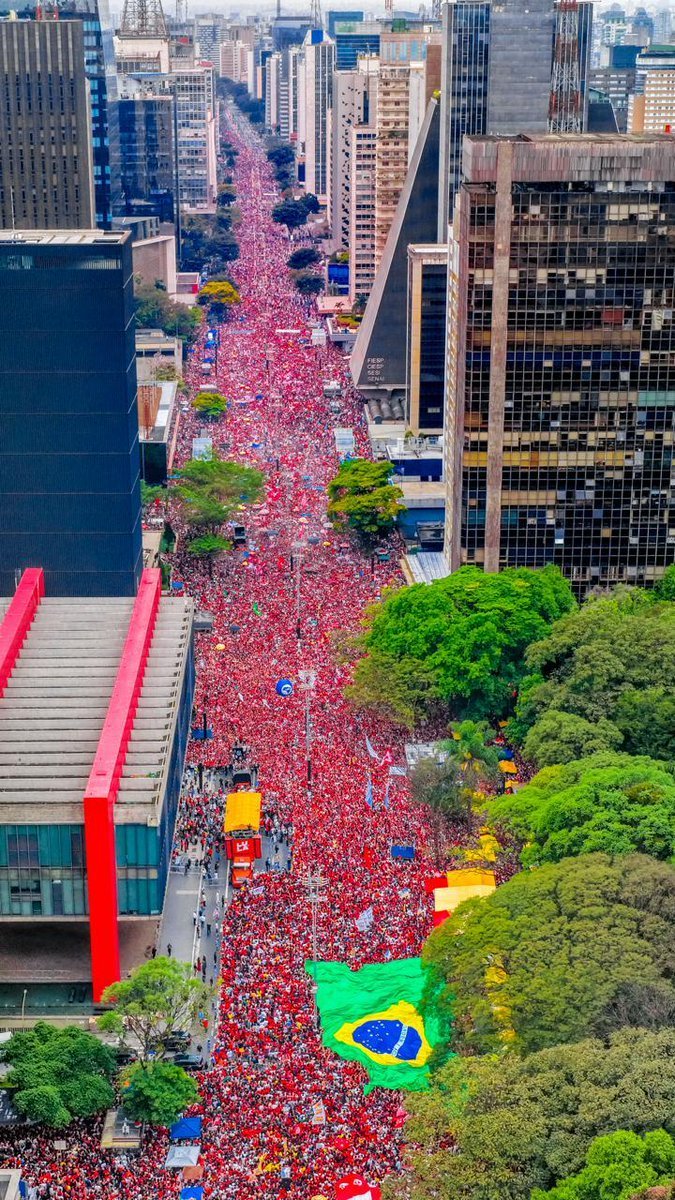centralreality's tweet photo. ⭐️ATEMPORAL! #LulaNaPaulista https://t.co/OO4p2dHMrf
