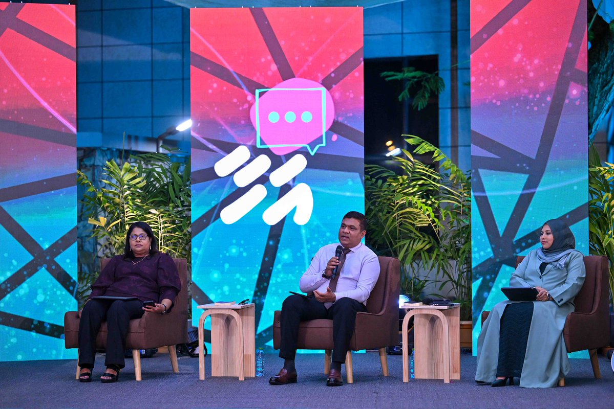 presidencymv's tweet photo. Public concerns and updates on key Government policies take centre stage at the 9th Ahaa Forum session with ministers from @MoHmv, @MoTmv and @MoDLCH, at Sultan Park tonight. Organised by the President’s Office and PSM, the Forum enables citizens to engage directly with ministers in person and via the PSM Air app, strengthening public access to Government information.