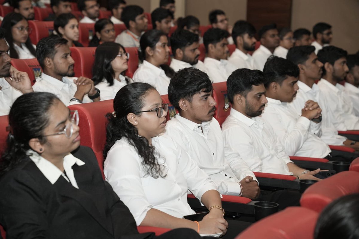 MCXIndialtd's tweet photo. Understanding begins with a question. Informed investing begins with understanding.

As part of World Investor Week 2026, MCX Investor Protection Fund engaged students at the University of Mumbai through an awareness session and interactive activities, bringing SEBI’s theme, “Samajh Se Investing Simple,” to life.

The programme featured addresses by Shri Murugan N, CGM, SEBI; Dr. Smita Shukla, Director, Alkesh Dinesh Mody Institute for Financial & Management Studies; and Shri Manoj Jain, ED, MCX. An investor-awareness session was led by Shri Ashutosh Vasisht, AVP – Training, MCX, followed by a vote of thanks by Ms. Rashmi Nihalani, Head – Research, Strategy & Training, MCX, and Dr. Kavita Mishra, Assistant Professor & TPO, University of Mumbai.

Thank you to all the students and the Mumbai University team for their energy and active participation, making the session a meaningful opportunity to ask, learn and understand before investing.

#WorldInvestorWeek #WIW2026 #SEBI #MCX #MCXIPF #InvestorAwareness