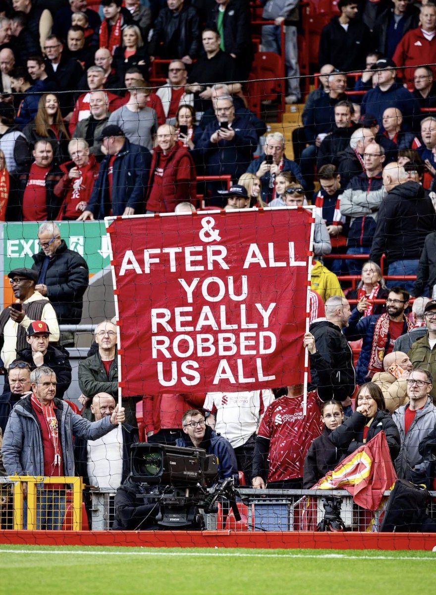 timelinep001's tweet photo. ⚽ Fabrizio Romano: "🚨 Liverpool taraftarları, uzatma devrelerinde bile Manchester City oyuncularının tamamladığı her pasta 'hile' diye bağırıyor." #Penaltı #Tayfur #Orkun https://t.co/e6c2c9MpZf