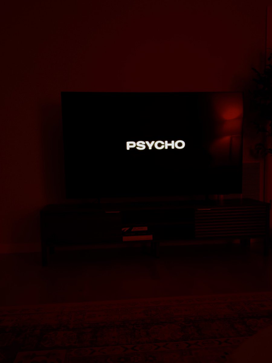 j592650's tweet photo. The perfect day #nsfwtwt #abs #horrortwt https://t.co/JzLRO8OSo8