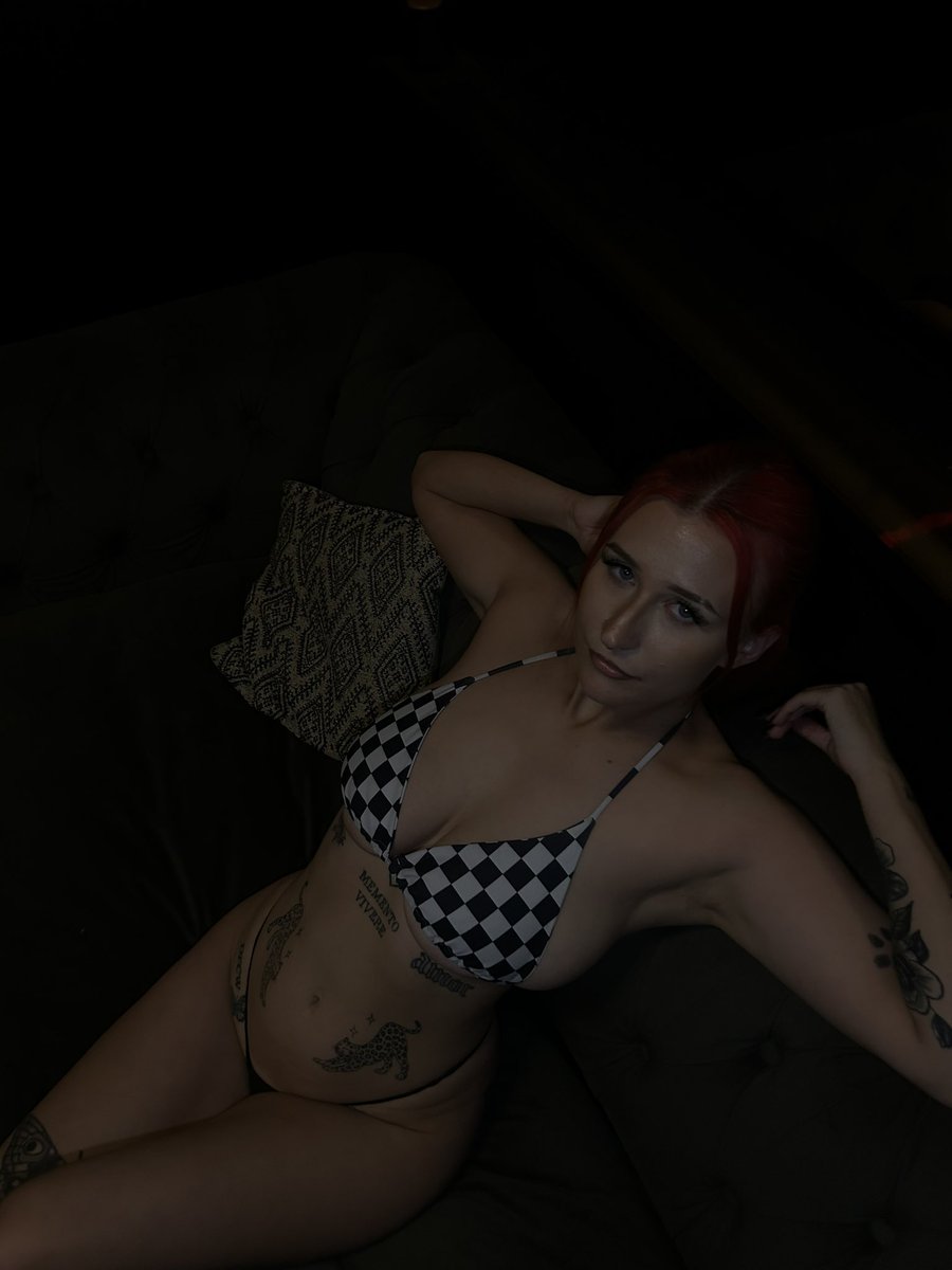 YourRubyRedx's tweet photo. The only thing modest about this photo is the lighting ✨

#redhair #redhead #CheckeredBikini #Tattoos #Sexy #Curvy #Tattooedgirls #Alternative #NSFW https://t.co/ELJFDpwmmz