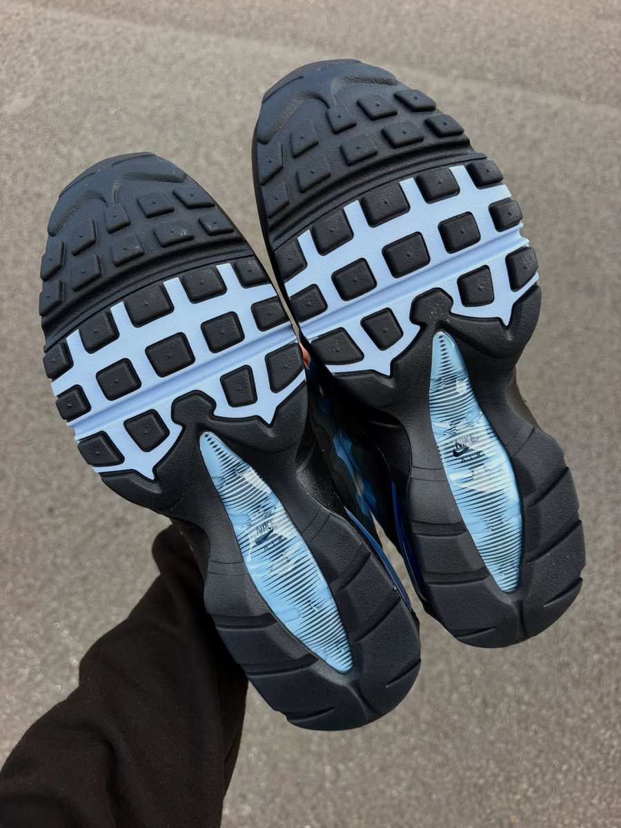JustFreshKicks's tweet photo. Nike Air Max 95 Big Bubble "Black Work Blue" (2026) 🌊 https://t.co/mmYreKWm8L