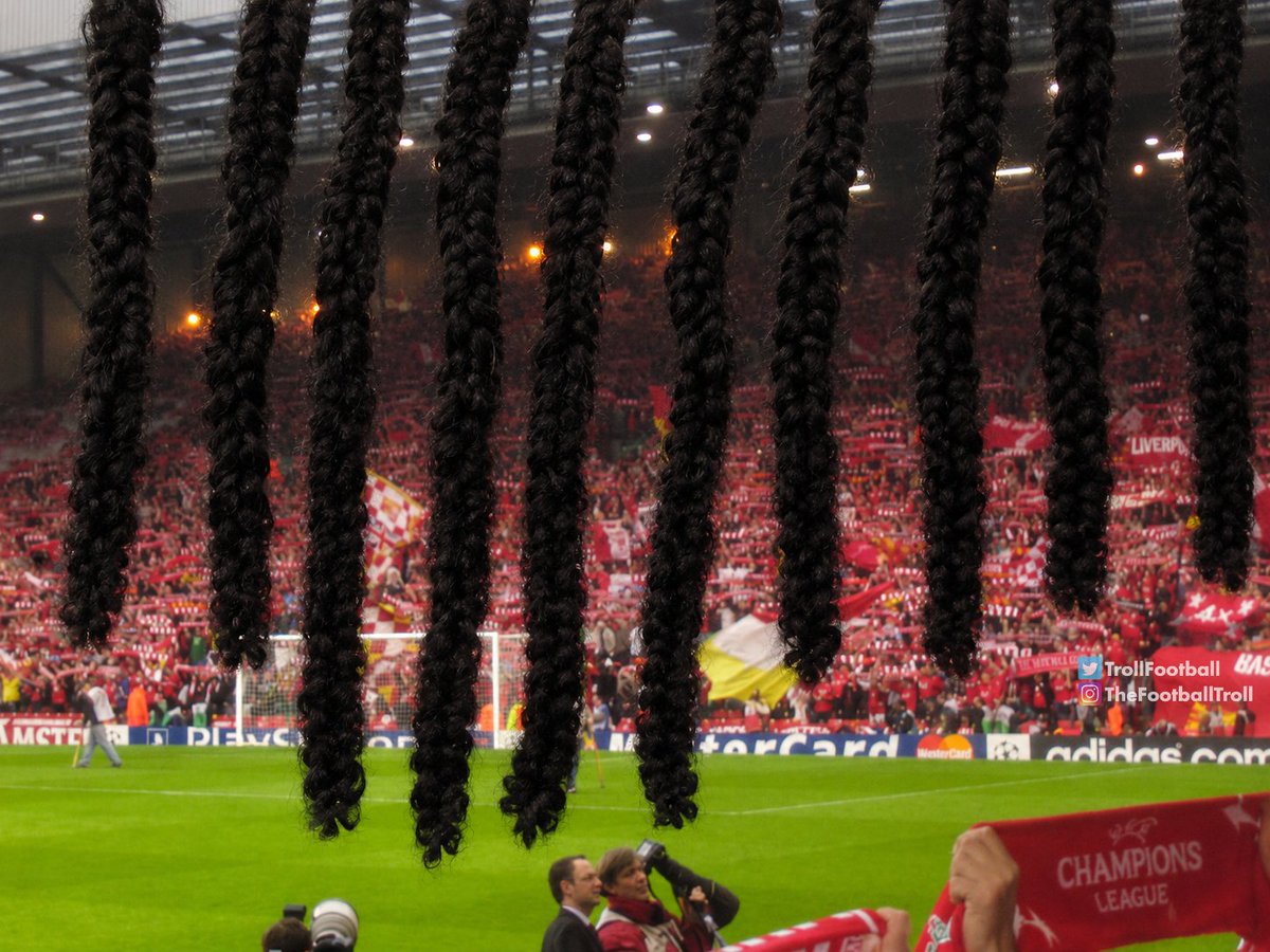 TrollFootball's tweet photo. People are still wondering how Barcola keeps missing these easy chances.

This is what he sees when he’s in front of goal: https://t.co/8LIleoyWDa