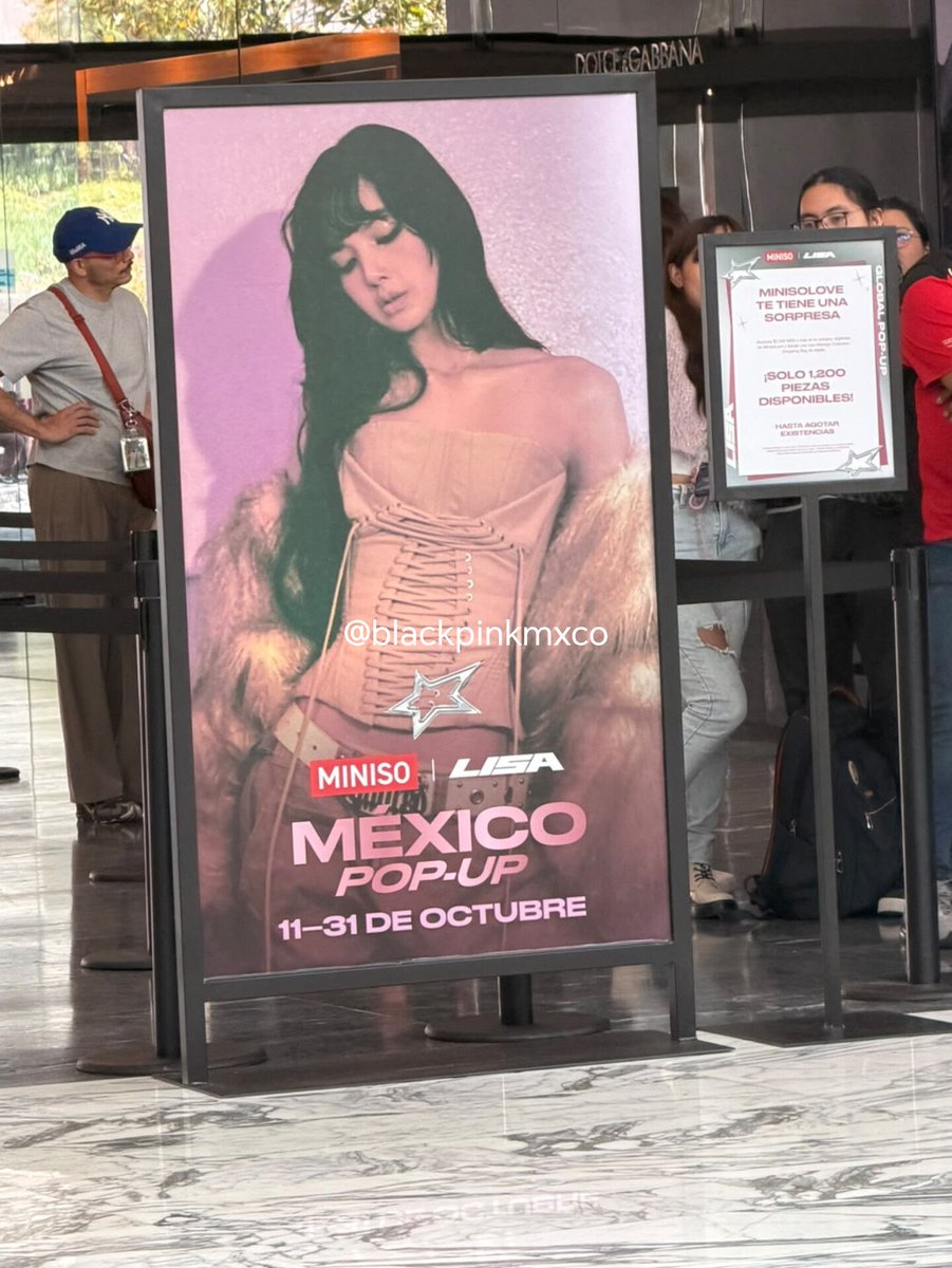 BLACKPINKMXCO's tweet photo. La colaboración de #LISAxMINISO está agotandose a pocos minutos de la apertura en Ciudad de México 😭🇲🇽

Solo se cuenta con 15 minutos para comprar
Disponibles solo 1,200 productos por bloque
De acuerdo al correo solo pueden comprar máximo 5 piezas p/p

@wearelloud @MinisoMexico https://t.co/R39uzhOWwo