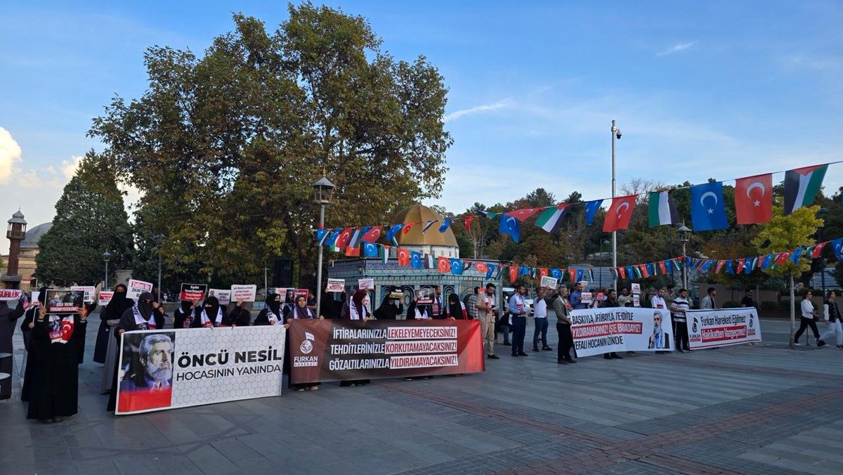 Beytullah_Zengn's tweet photo. Haksızlık karşısında sessiz kalmak kolaydır. Zor olan, bedeli ne olursa olsun doğru bildiğini savunabilmektir. Biz kolay olanı değil, vicdanımızın inancımızın gereğini yapmayı seçiyoruz.

#OzgürlükYürüyüşleri
ZulmeKarşı Meydanlardayız
Mücadelemiz AllahIçin

📍 Konya https://t.co/PvqmPRQZMw