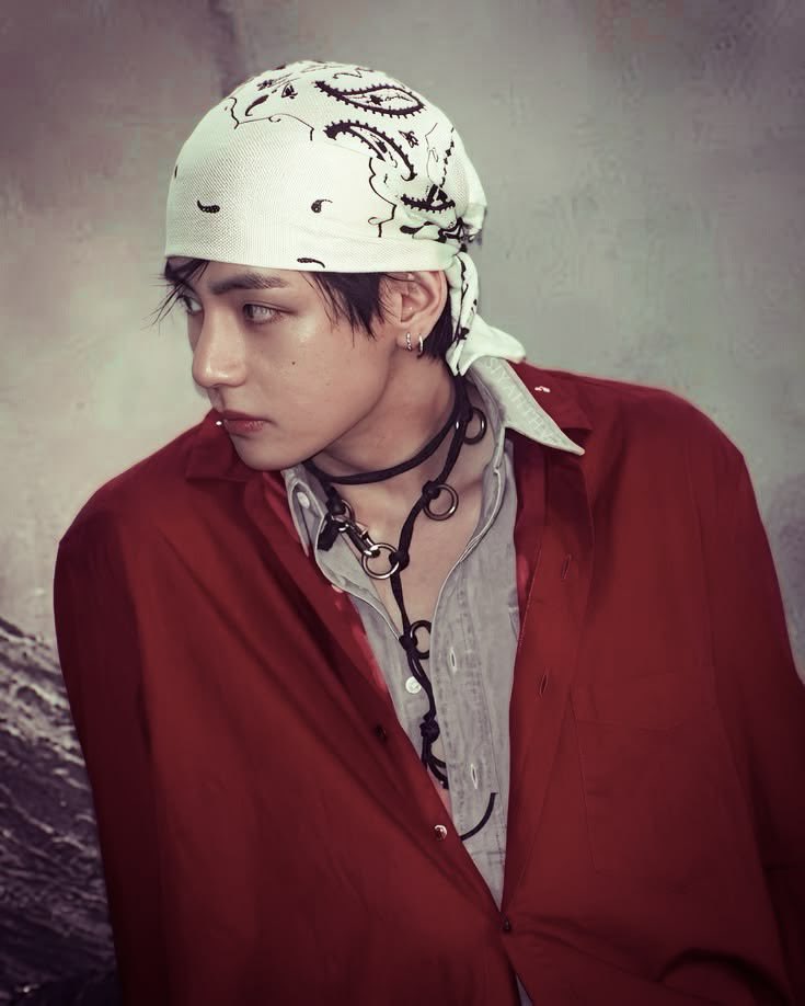 thvthearchive's tweet photo. obsessed w bandana tae https://t.co/50hOJ2R9Bm