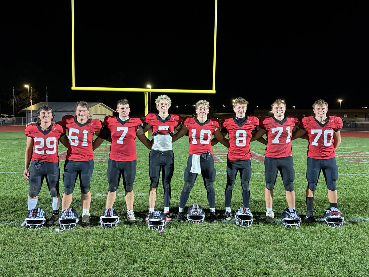 KKDonnelly5's tweet photo. Great team win on Senior night. 

♦️12/15 for 83 pass yds, 1 TD
♦️132 rush yds, 2 TD https://t.co/jxRbEgLOrD