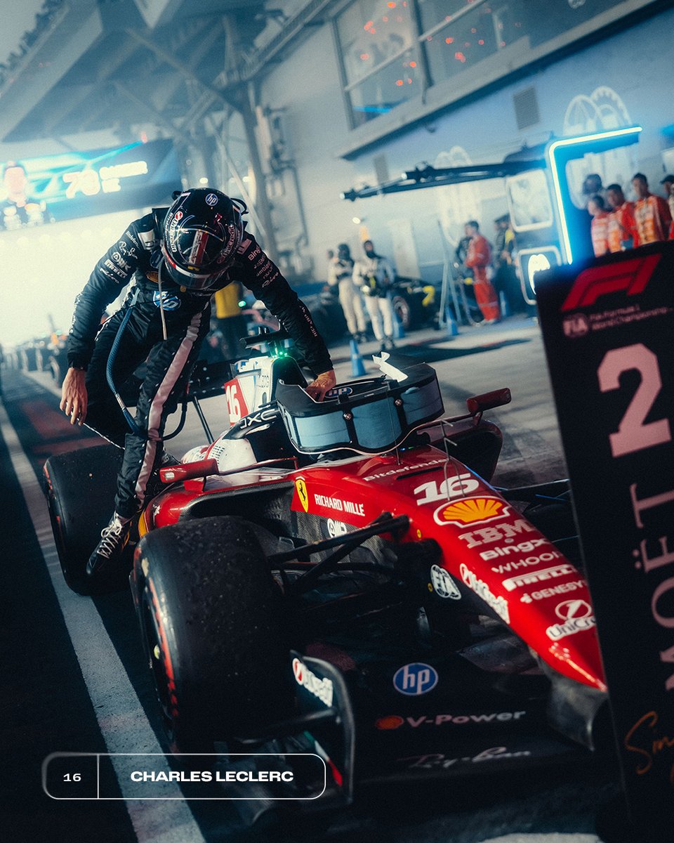 ScuderiaFerrari's tweet photo. Headed home, thank you for the love Singapore 🖤🇸🇬✈️ https://t.co/rEM6wYrie7