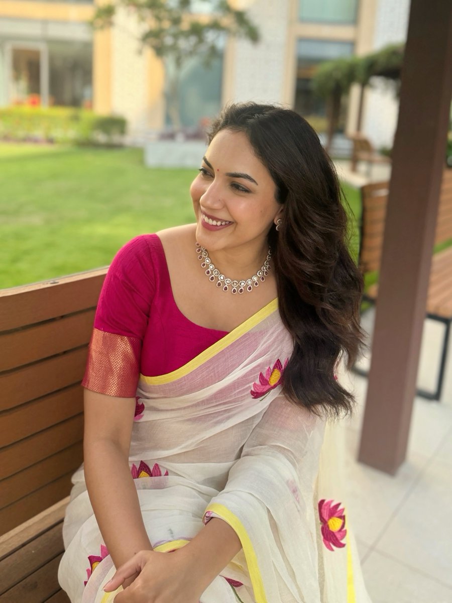 Weekendvibes_'s tweet photo. Ritu Varma 💓🤍

#Ritu #RituVarma https://t.co/g7T3pH0Jwk