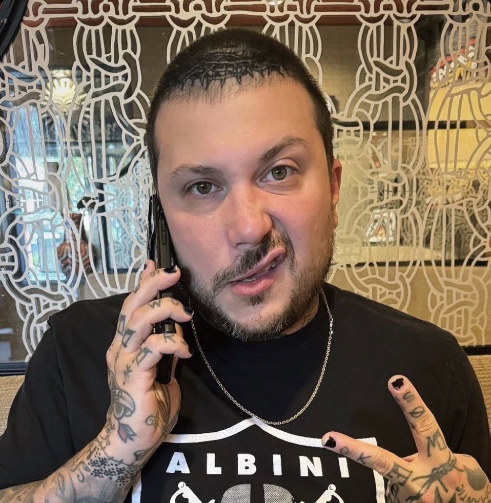 meowing_deer's tweet photo. okay i feel bad for slandering frank's tattoos so here's my four favorite ones of his in no particular order: 360 tramp stamp, hopeless romantic, crown of thorns, and diet coke ❤️😇 https://t.co/faY3q5ORQ5