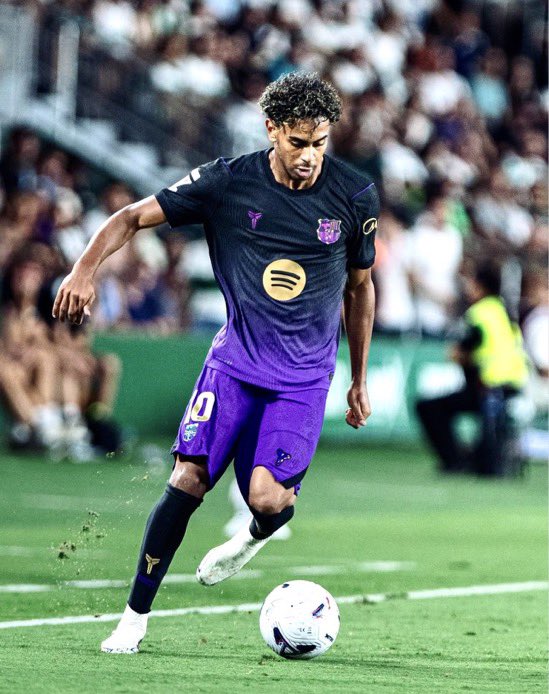 90minutes040's tweet photo. 🚨 LE BARÇA JOUERA A GALATASARAY MARDI SOIR AVEC SON MAILLOT EXTÉRIEUR 🖤💜 https://t.co/CSMfjx3vX7