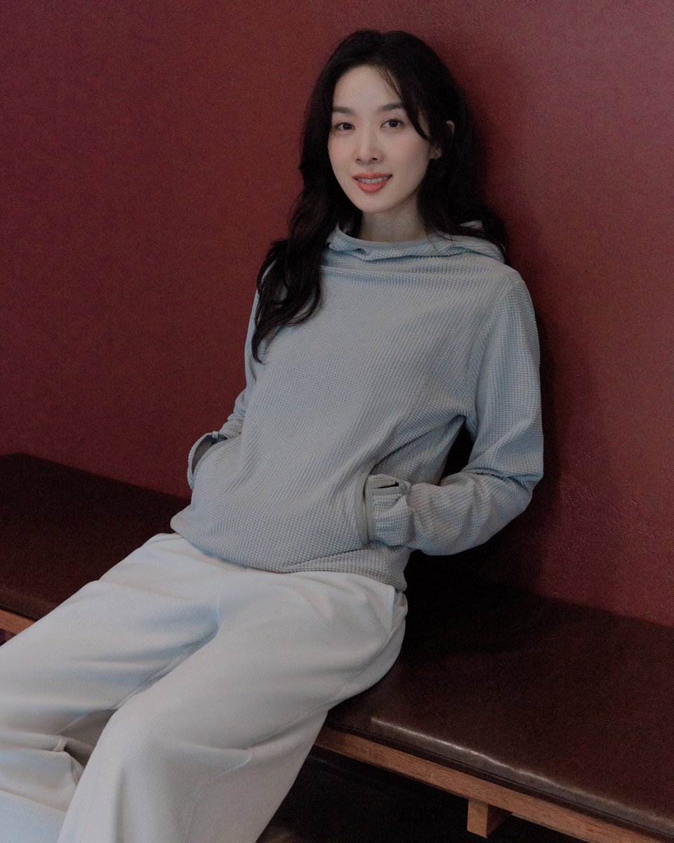 chungaholic1029's tweet photo. 【261011 #front2line_kr Instagram Post】
#이청아 #李清娥 #LeeChungAh https://t.co/O1dapHwTJv