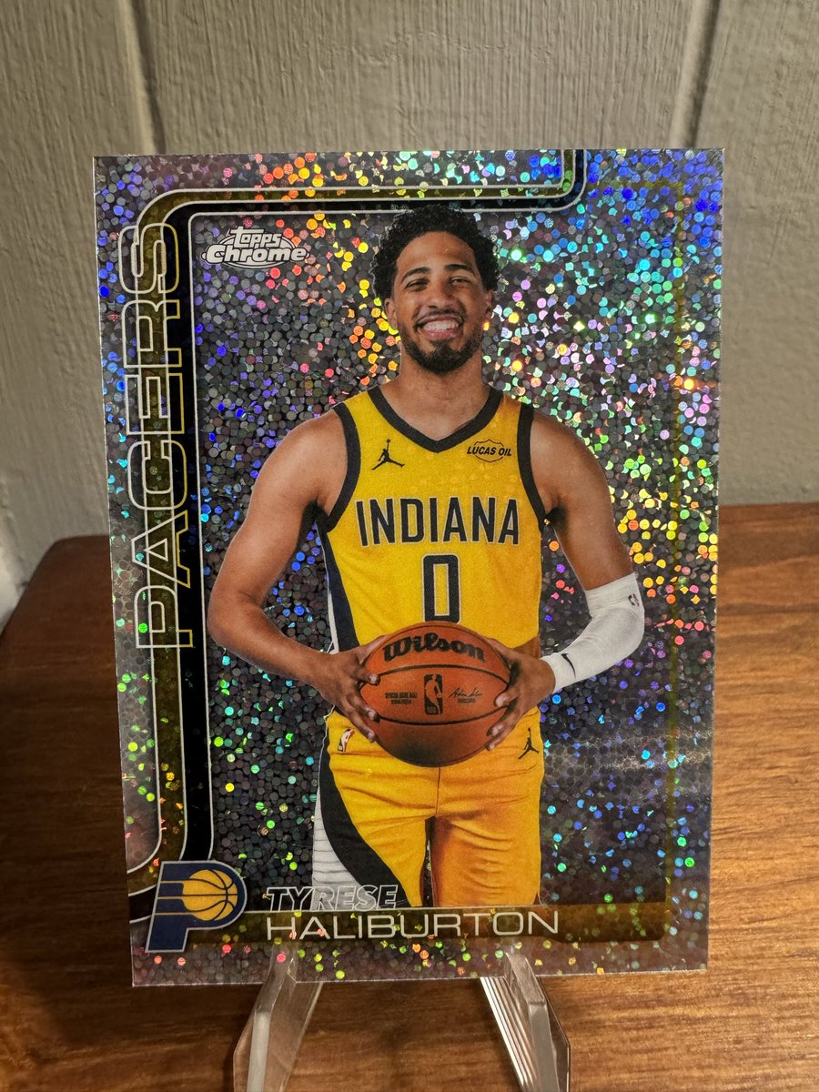 MattyfRips's tweet photo. Tyrese Haliburton

Speckle Image Variation Topps Chrome

🌟 Indiana Pacers 🌟 https://t.co/bTeR1xcxyB