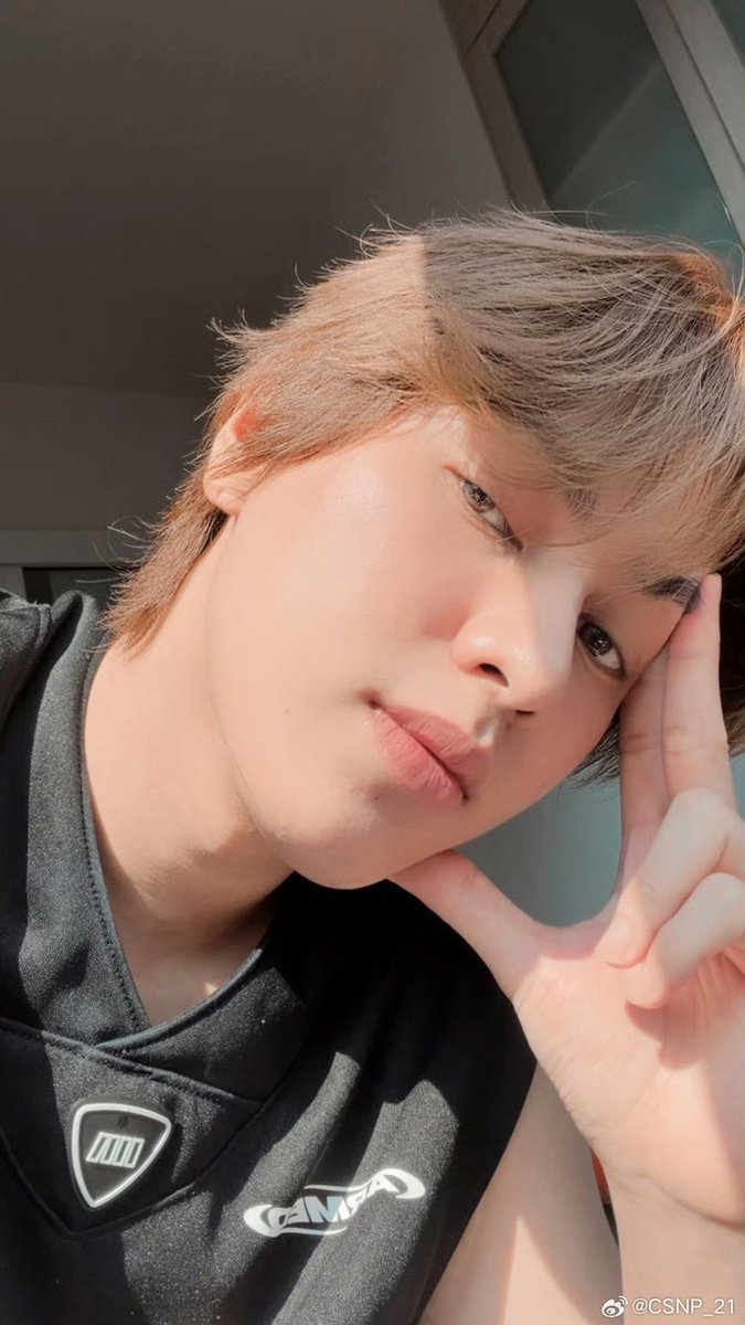 GOLDEN_CSNPRVW's tweet photo. miss daddy so much, the one who used to share selfies with us so easily and post cool dance TikToks. When will we be able to see you like this again? We really miss you so much 🥺🥺@smart_csnp 

#smartcsnp #CSNP https://t.co/XIQoq78Ie9