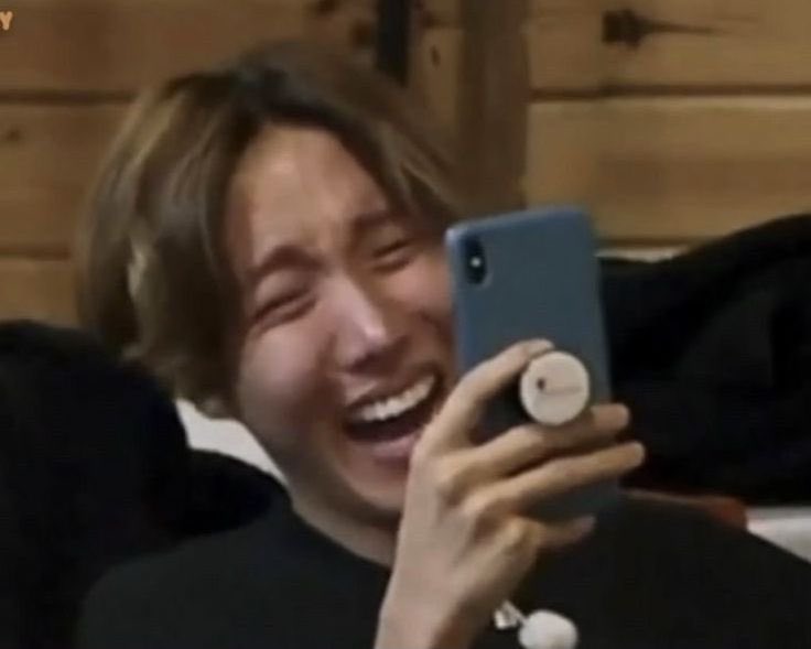 jiminhoneybts2's tweet photo. Una mexa le dijo a una rusa que nos puede defender diciendo “cállate pendeja” y la rusa ya lo dijo jajajaja https://t.co/UhLpTBR9Pn