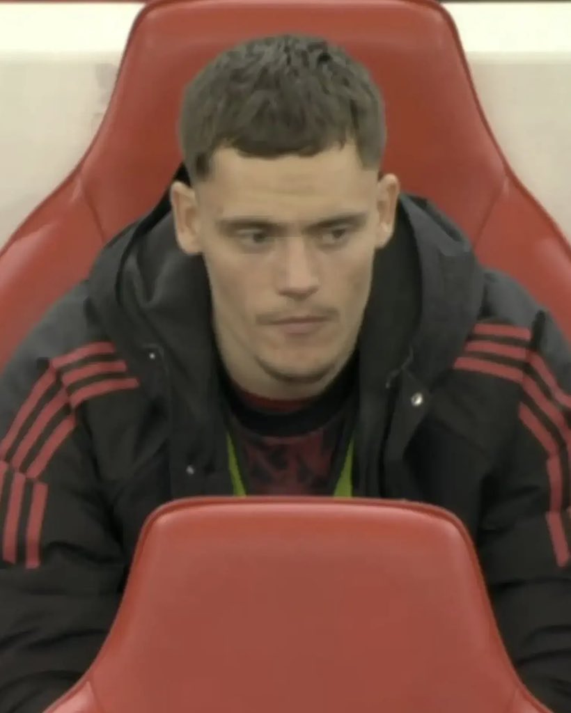 UTDAlex8's tweet photo. 🚨Roy Keane on Florian Wirtz costing Liverpool £116m:

🗣️ Gary Neville: “Roy, what do you have to say about Wirtz’s performances for Liverpool so far?”

🗣️ Roy Keane:

“I don’t care if Liverpool signed him for £50m. He’s still one of the worst signings in Premier League history.

I’ve never seen a player struggle this much and still receive this level of protection.

These are the games we watch. What exactly has he done since arriving in England?

Yes, he’s already being compared with Bruno Fernandes and Martin Ødegaard.

Who started that comparison? Based on what?

Honestly, I don’t understand what Liverpool saw in him that made them spend £116m.

He can’t keep possession.
Struggles with simple passes.
Can’t control games.
His playmaking has been poor.

As an attacking midfielder, I don’t even know what he’s actually good at.

Imagine him playing for Manchester United. He wouldn’t survive the media criticism. They would have labelled him a flop by now.

But because he plays for Liverpool, suddenly everybody says he needs time to adapt.

At £116m, you don’t get endless excuses. You get judged by your performances, and so far, Wirtz hasn’t justified that price tag.”