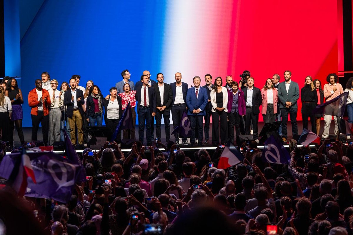 mbompard's tweet photo. Énorme démonstration de force aujourd’hui à Clermont-Ferrand.

Nous étions plus de 10000 pour ce nouveau meeting de @JLMelenchon.

Rejoignez l’incroyable dynamique en signant sur : 
https://t.co/wUZYYAedao

#Melenchon2027 https://t.co/Lh9So2NdN6
