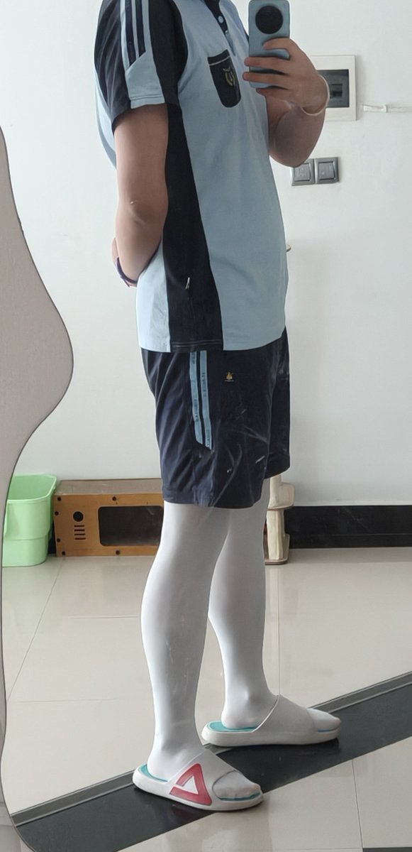 UniversalSet_'s tweet photo. 展示一个OOTD https://t.co/RfOgaiSIse