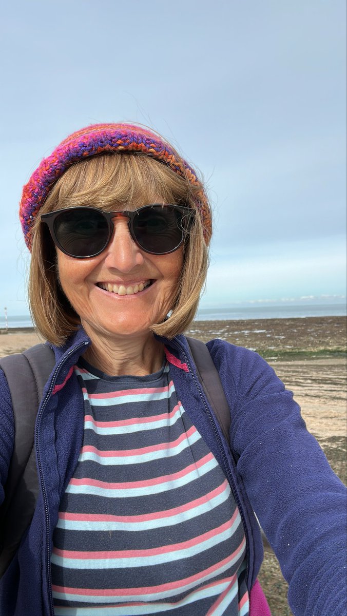 SaraTurle's tweet photo. 34 #NHS1000MILES this week along with 117 free range golfballs delivered to local hospice shop. Heavy rains fell + winds picked up but then sunshine resumed. Joyous to spend time with grandchildren and see them thriving. Cheered on grandson at Junior Park Run. Go well everyone ❤️ https://t.co/FyE5UcgIKs