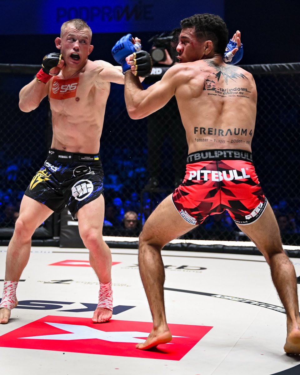 KSW_MMA's tweet photo. It’s Vitalii Yakymenko’s time! Brilliant performance from the champ 👑 What a statement 🔥

XTB #KSW122 https://t.co/TRhTpKbpvQ
