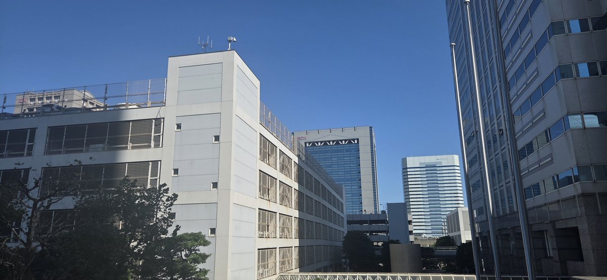 Hiberdeeds's tweet photo. 【「詰まった汚れを抜くだけ」では安心できない理由】 

ドレンポンプで汚れを抜き、水漏れが収まっても安心はできません。

 プロ目線で見ると、過去のクリーニングで奥へ押し出された汚れが残っていたり、お部屋の使用環境で結露スピードが早まっていたりと「根っこ」の原因が残っていることが多いのです。

 一度プロにしっかり状態を見せてみませんか？

 👉 https://t.co/CV1jGJB2Zc #エアコンクリーニング #エアコン修理 #千葉市 #美浜区 #花見川区 #習志野市 #幕張