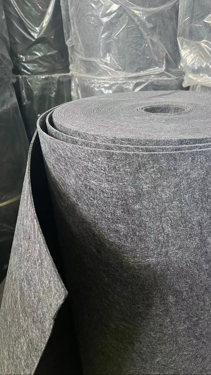 lkw3yog's tweet photo. 「冬の屋外でも暖かいウールのフェルト（毡）のマットを使え、百（ひゃく）通りのアレンジが楽しめる。SNSでは多くの人がその魅力を発信中！」 https://t.co/lSh0h24FF3