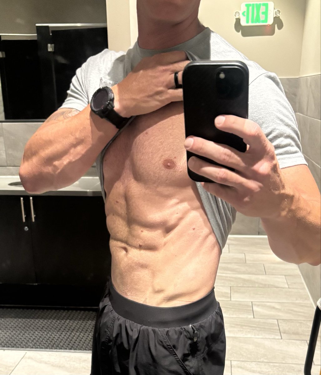 TheFitDILF90's tweet photo. Sunday Funday workout with @TheFitMILF04 done. Now time for beer and football #sexycouple #nsfw #nsfwtw #MILF #DILF #fitcouple https://t.co/KCozJLUoJX