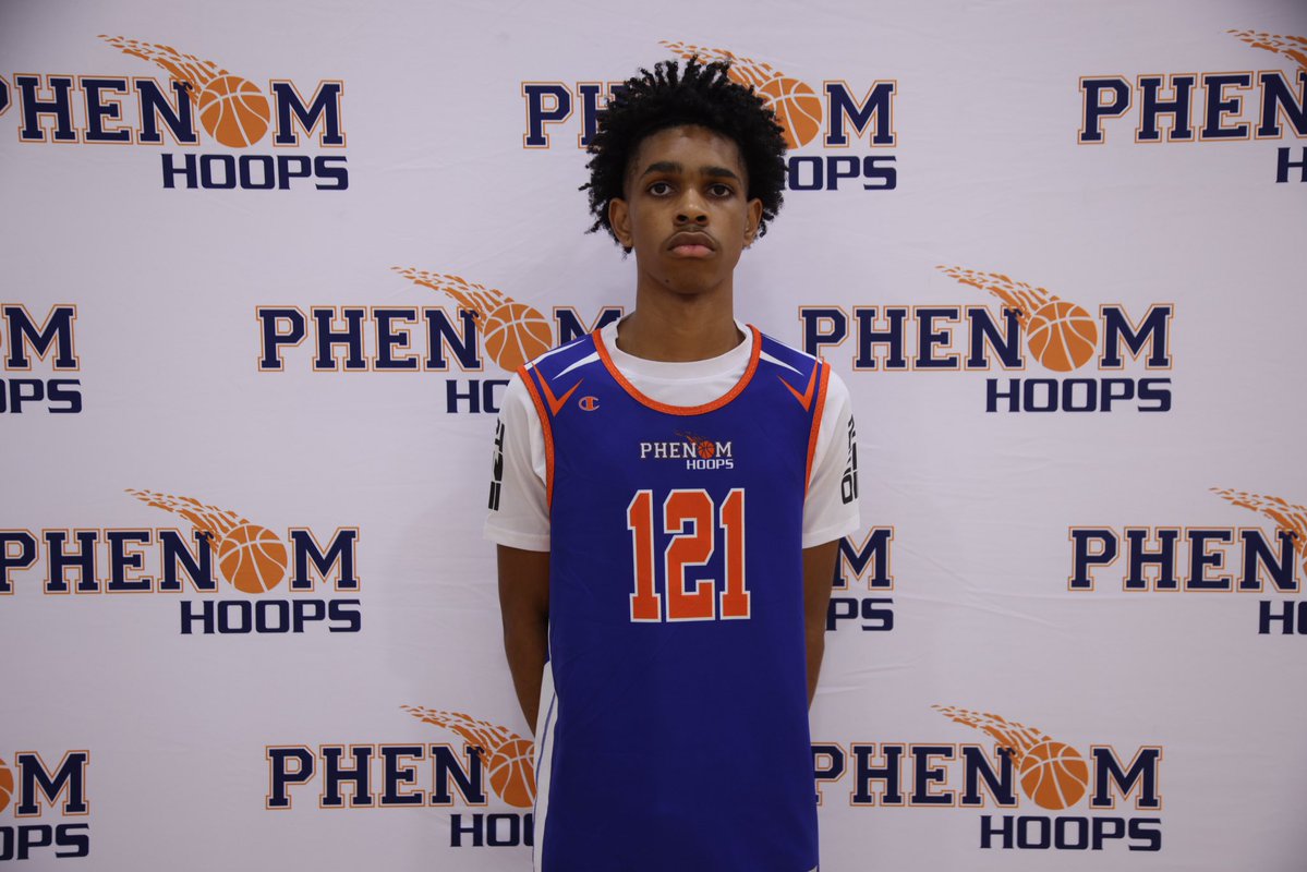 ty1ewis's tweet photo. 6’2 2030 Kealen Full has a knack for scoring the basketball. Confident, skilled guard who shoots it well off the catch and bounce. Plays with confidence and has plenty of upside and potential as he continues to develop. #NCFreshman40
@Isthatkey1 @Phenom_Hoops https://t.co/ABwye1etJe
