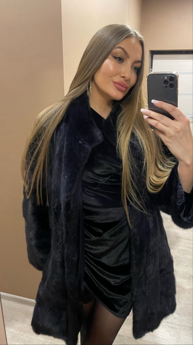 pay4Sandra's tweet photo. Na kolana i oddawaj mi wszystko, co do mnie należy 👠👇🏻
Widzę, jak ci się same nogi uginają na mój widok – jesteś tak żałośnie słaby i łatwy do złamania 😂
Zaczynam nocną tresurę kundelki 📢 https://t.co/C2lfR5rN2n