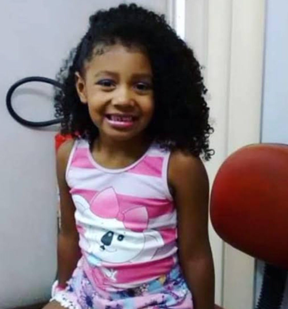 mistyhymn's tweet photo. Não esqueçam os nomes: Ágatha Félix, João Pedro, Andréa Marins Dias, Kathlen Romeu e tantos outros. A violência policial segue ceifando vidas negras. O que Flávio Bolsonaro defende não nos protege: quem defende esse modelo, ignora quem ele deixa morrer. https://t.co/VtUntNPpou