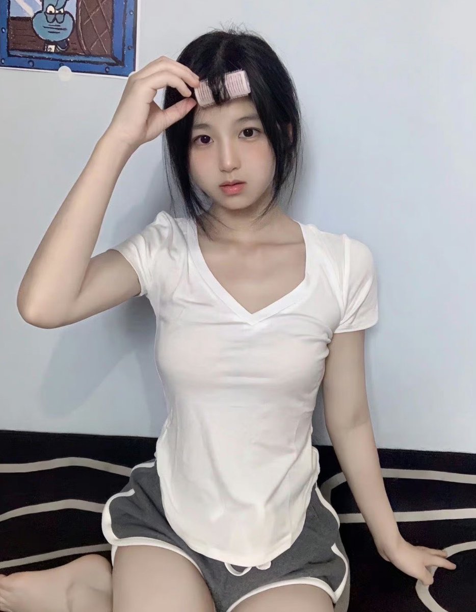 jo51pt4's tweet photo. 有人想要锐评我美术生19岁的福嘛😌 

（拒绝人机）赶紧看，我要删了  

真没有📷🚪流言2我真给呀 https://t.co/bOcSm7doKX