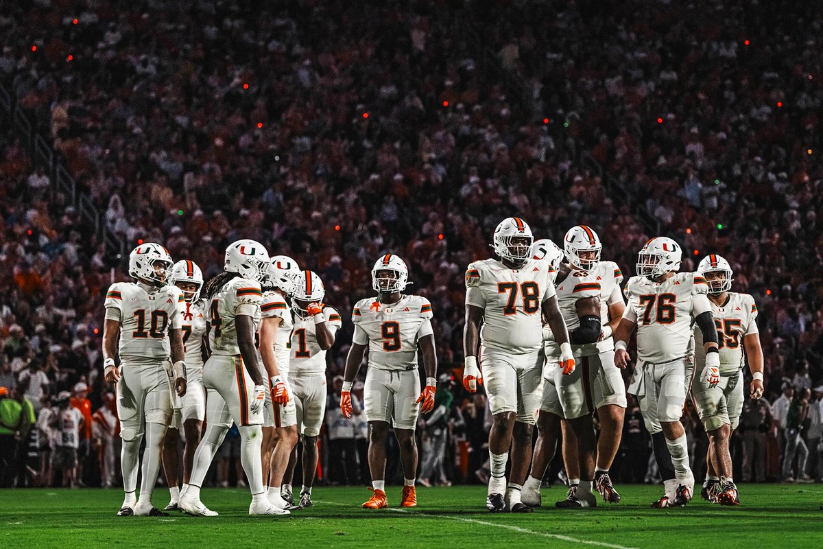 SOTS_Big3's tweet photo. Miami moves up one spot in this week's AP Poll, up to #3 in the country! https://t.co/fASOeOvloV