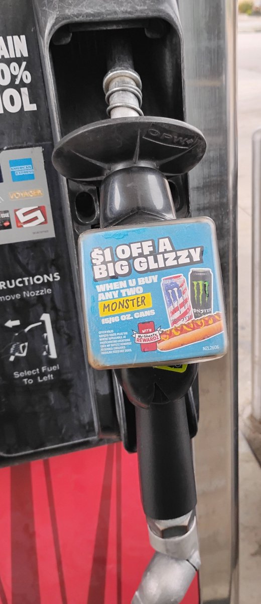 mrmistermeowART's tweet photo. buttchugging the gas at sheetz https://t.co/EdJ0dvXs0j