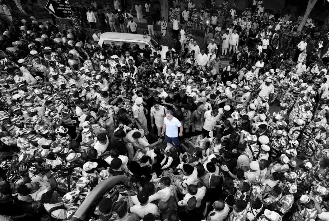 ABRAPOLU's tweet photo. #GyaneshMustResign since CEC lost moral standing with countrywide call
Whatever that reaches Judges, can safely lead to Court. @RahulGandhi @kharge @MamataOfficial &amp; others intended memorandum to CJI could be granted the status of petition for scrutiny &amp; further 
Public Momentum https://t.co/ZAJwXPLDGW