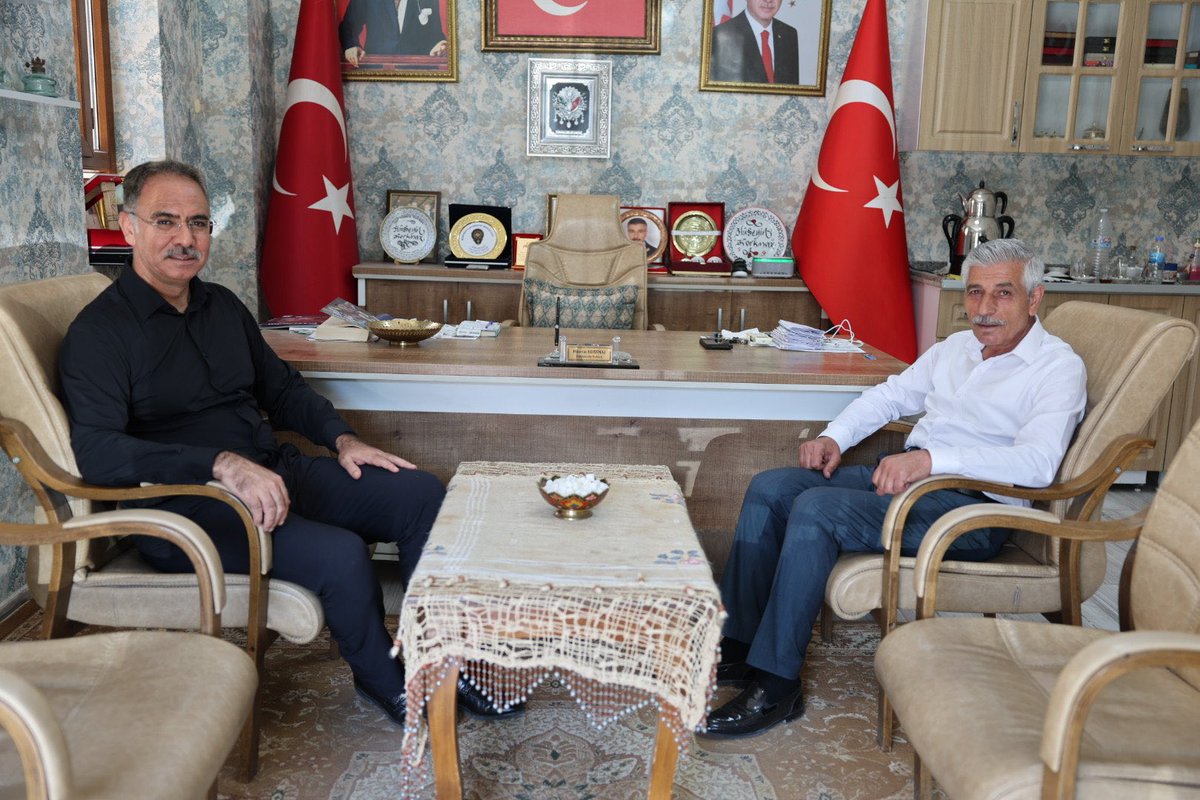 mehmetkusnet's tweet photo. Yeni Mahallemizin kıymetli Muhtarı Hüseyin Korkmaz’ın vefatını derin bir üzüntüyle öğrendim.

Beyefendiliği ve kendine has kişiliğiyle gönüllerimizde müstesna bir yeri olan kıymetli Muhtarımıza Cenab-ı Allah’tan rahmet; ailesine, yakınlarına ve sevenlerine sabır ve başsağlığı diliyorum.

Mekânı Cennet, makamı âli olsun.