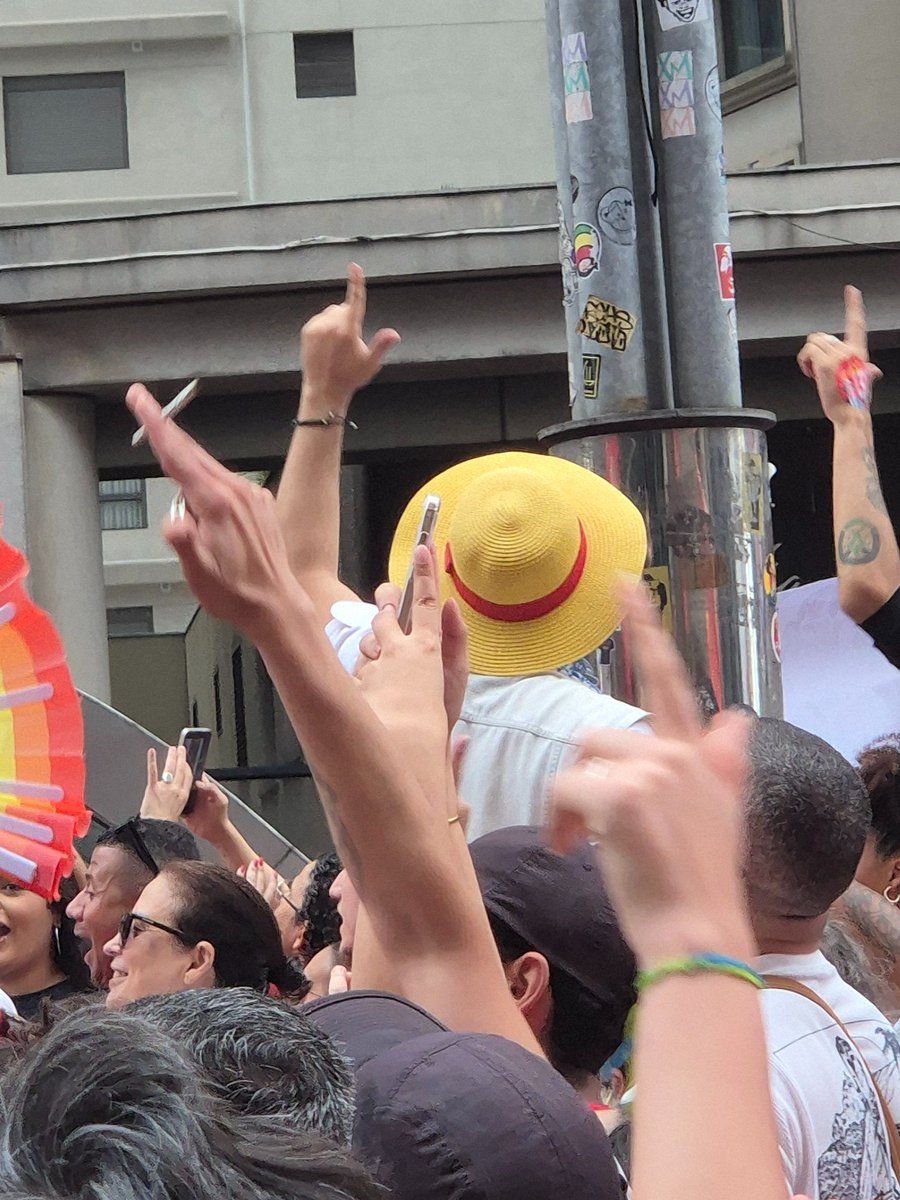 lulumaxixi's tweet photo. One piece contra o fascismo sempre 🤝 https://t.co/8Fm3EFfqcZ
