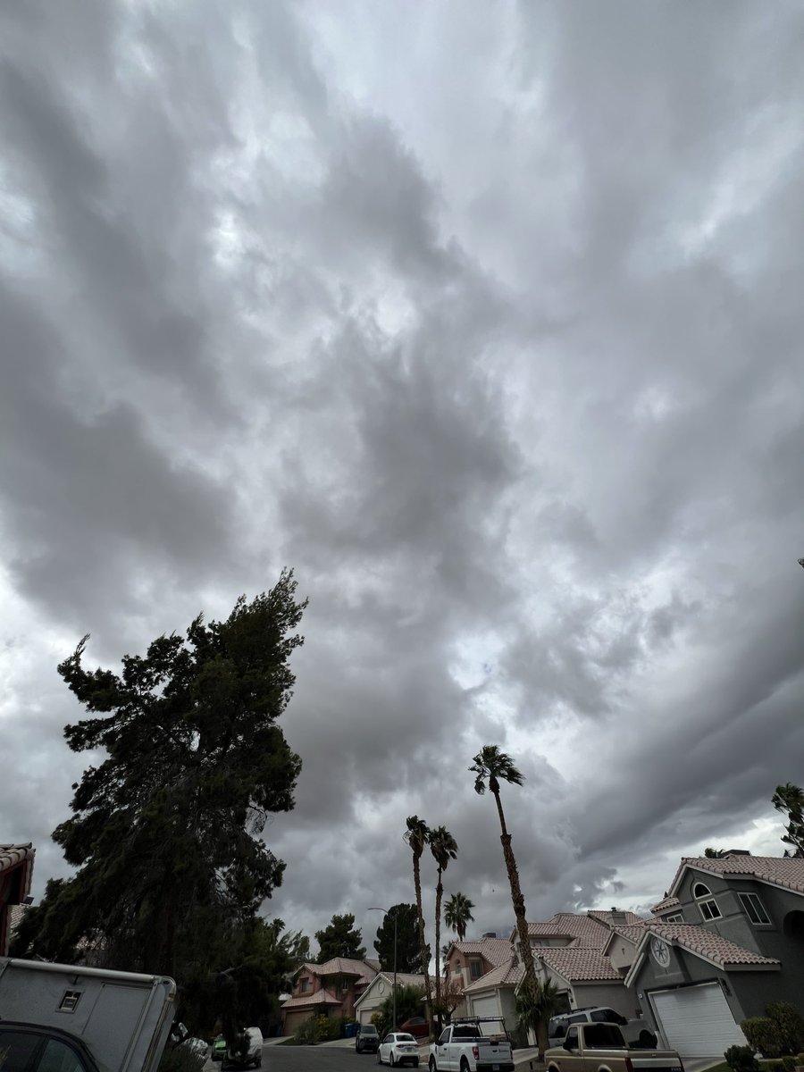 elguerolanchero's tweet photo. The return of the wind to Las Vegas area today courtesy of Rachel 
#wx #wind #weather #lvwx #lookup https://t.co/TlLutdqFl0
