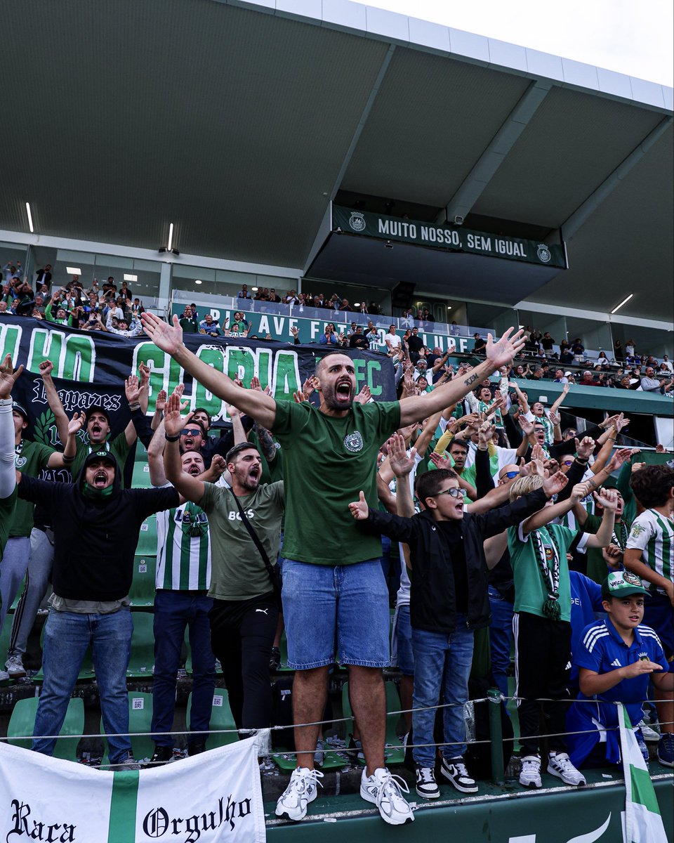 RioAve_FC's tweet photo. JUNTOS!! 🤜🤛

#HonrarAHistória #RAFCCDN #LigaPortugalBetclic https://t.co/8A4XwxQ3HV