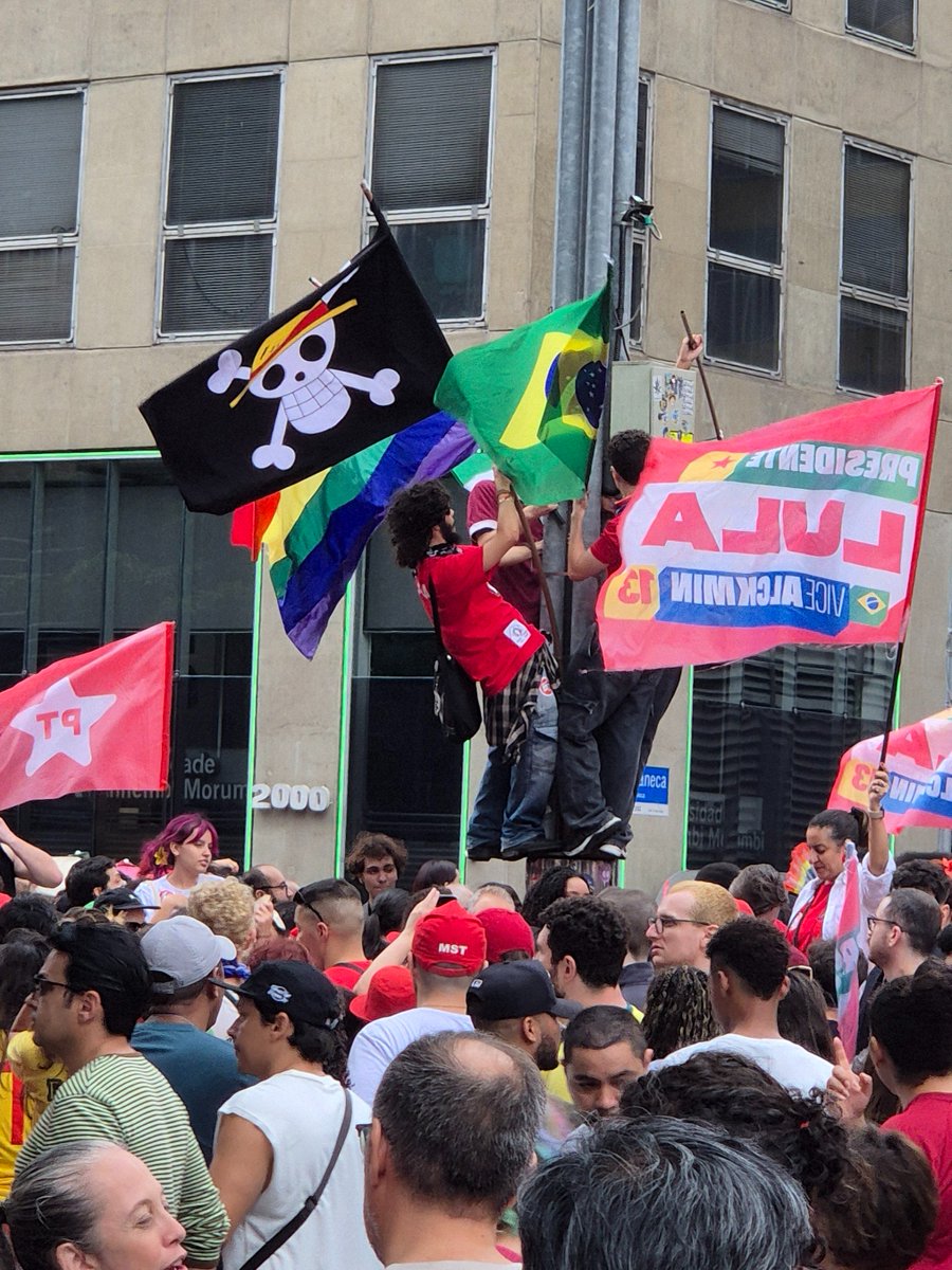 lulumaxixi's tweet photo. One piece contra o fascismo sempre 🤝 https://t.co/8Fm3EFfqcZ