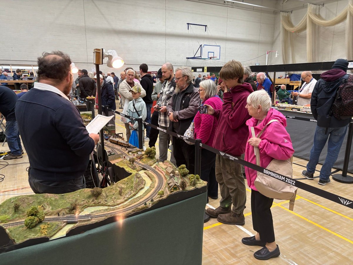 TalyllynRailway's tweet photo. Some pictures from the Barrow show!

#HeartofGold https://t.co/Mzcmnzr3BA