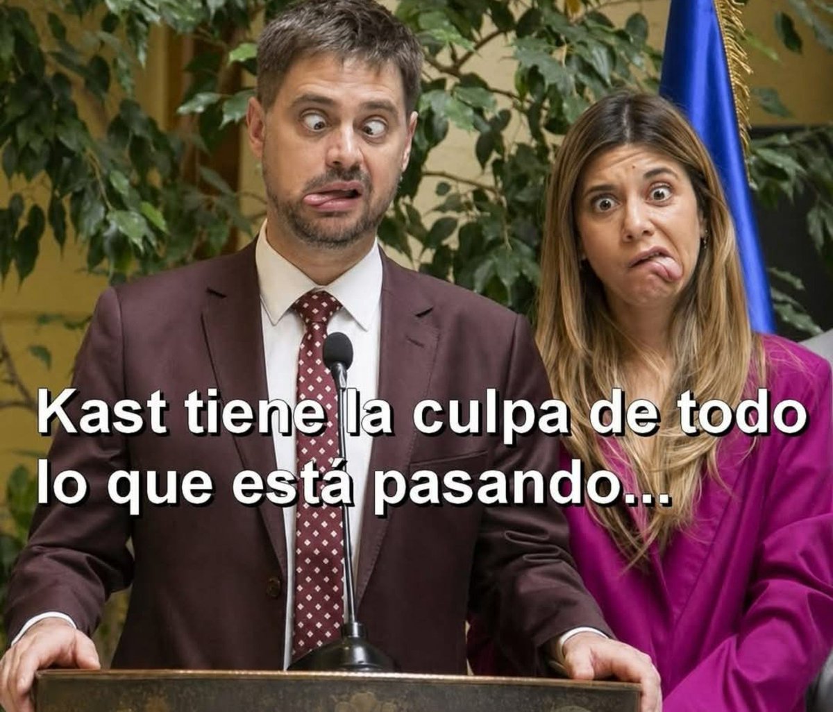 AbrahamUrnas's tweet photo. EL MARUCHAN
Y LA SINVERGUENZINI 🤡
PAR DE CSMS 😄😁😆 https://t.co/fv4ttZQbBD