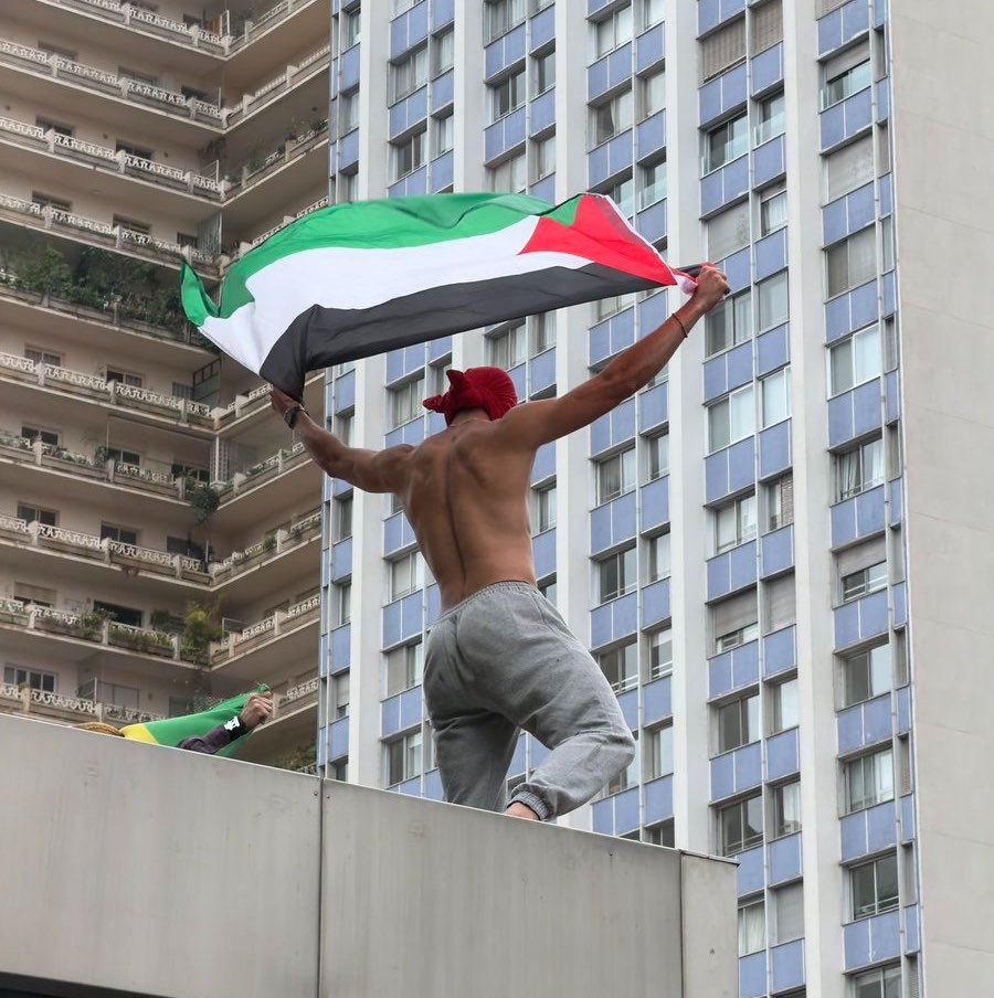 LeviKaique's tweet photo. A revolução é uma delícia 🤤 https://t.co/GQrbLBjZye