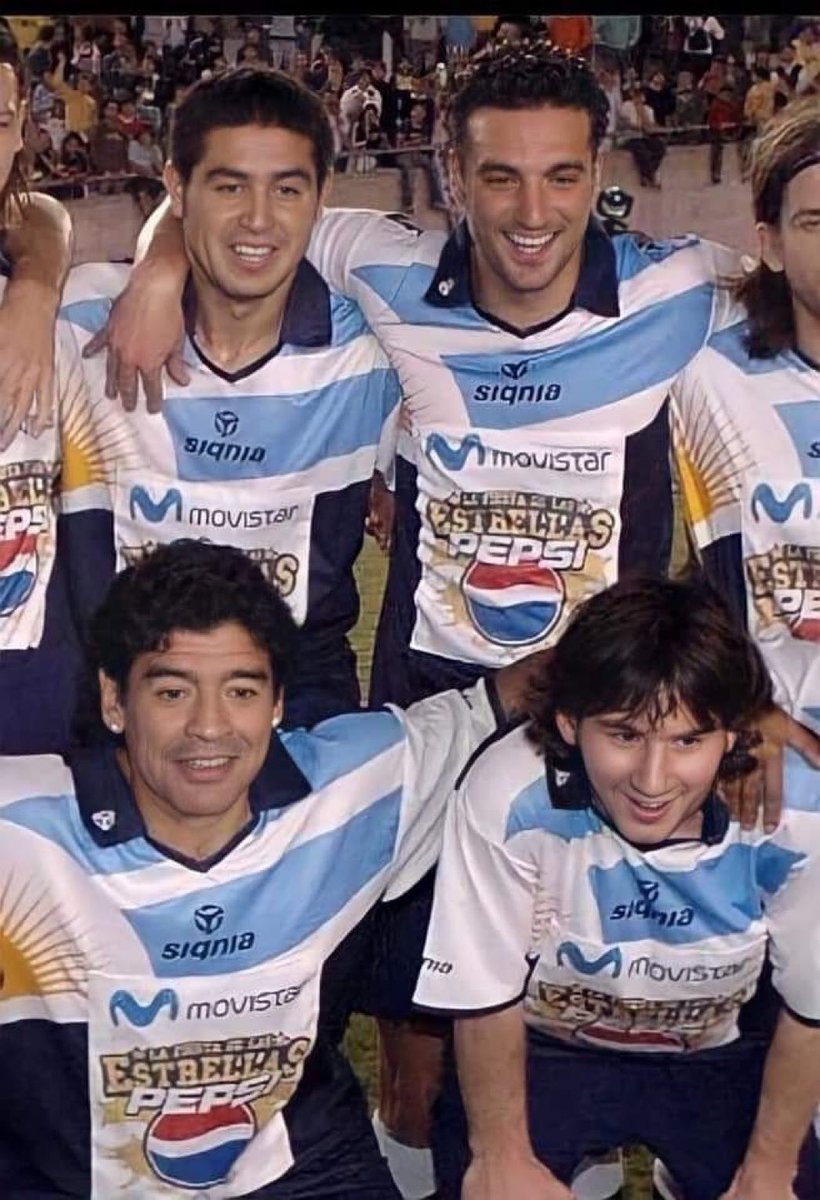 leomessiforeve's tweet photo. ليونيل ميسي ودييغو مارادونا ورومان ريكيلمي وليونيل سكالوني 2005 https://t.co/HVlQezIIK8