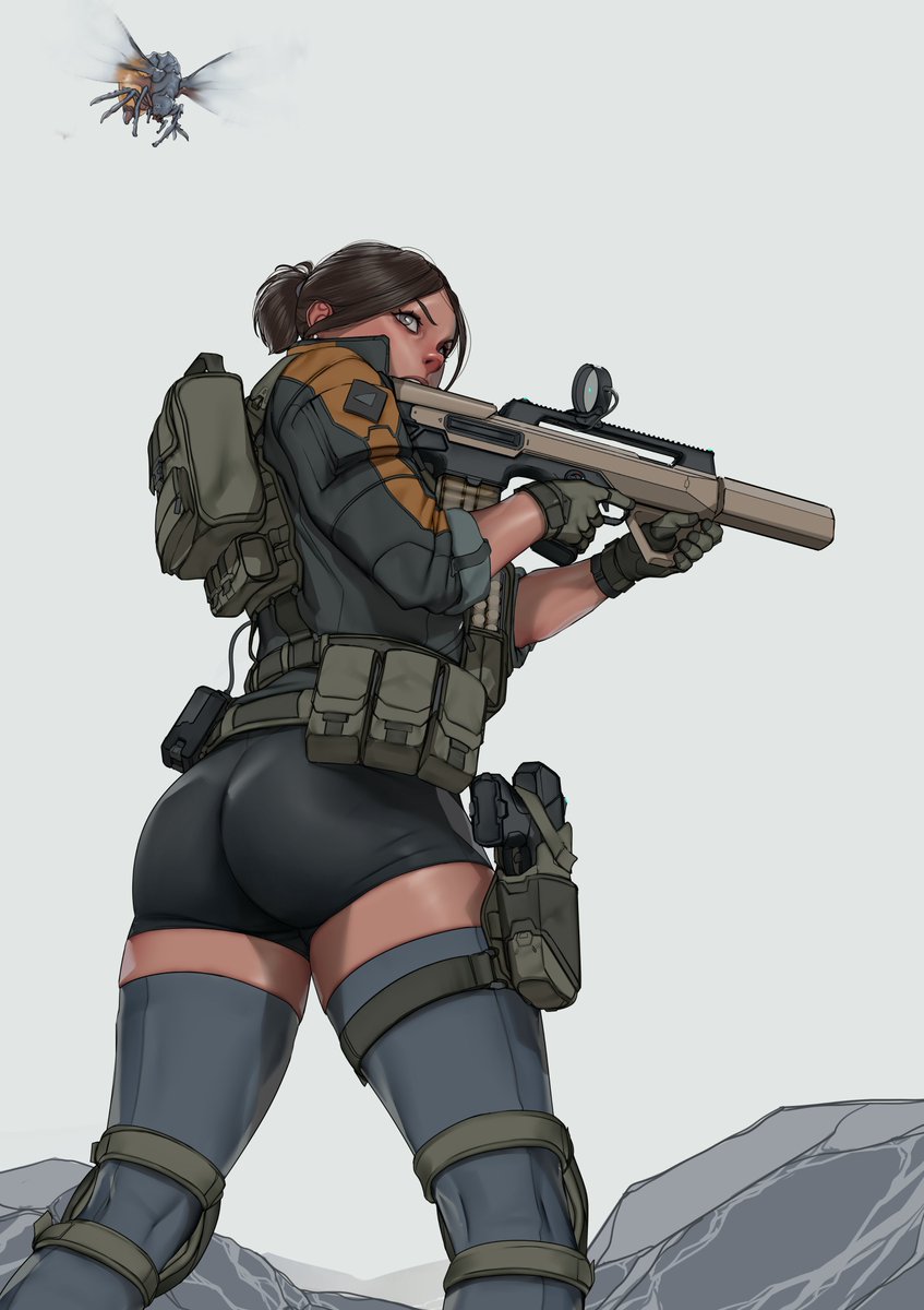 zerogravitas85's tweet photo. Kim, on the hunt https://t.co/SY1uY4AkPm