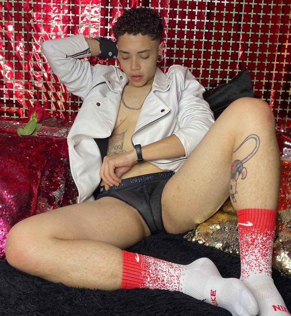 VachuBar's tweet photo. 🍆DOMINGO OPEN MIND NUDISTA HASTA LAS 4AM  en Vachu Bar! Hombres, mujeres, bisex, gay, Trans todos son bienvenidos! NUDISTA OBLIGATORIO! SHOW GANG BANG, lo que estabas esperando, con hermoso CHICO TRANS, 9PM. ORGYA ZONA HUMEDA 8PM
⏰ Abrimos de 6pm a 4am🍆

Cover Solos 40k
Parejas 60k
Pareja +Media de Guaro o Ron:140k.
Mujeres Grat1s
Sin Consumo MINIMO

CLUB SWINGER Vachu Bar
Cl. 33 Cr 74b 50, Piso 2.