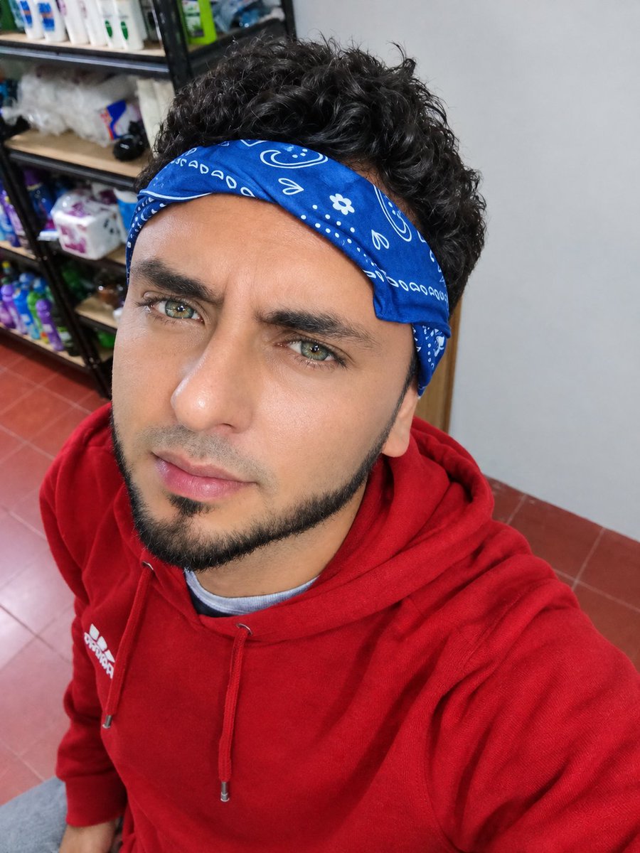 Theaaron281's tweet photo. Me puse paliacate para que no se me salieran las ideas https://t.co/vzoPy7ckU4