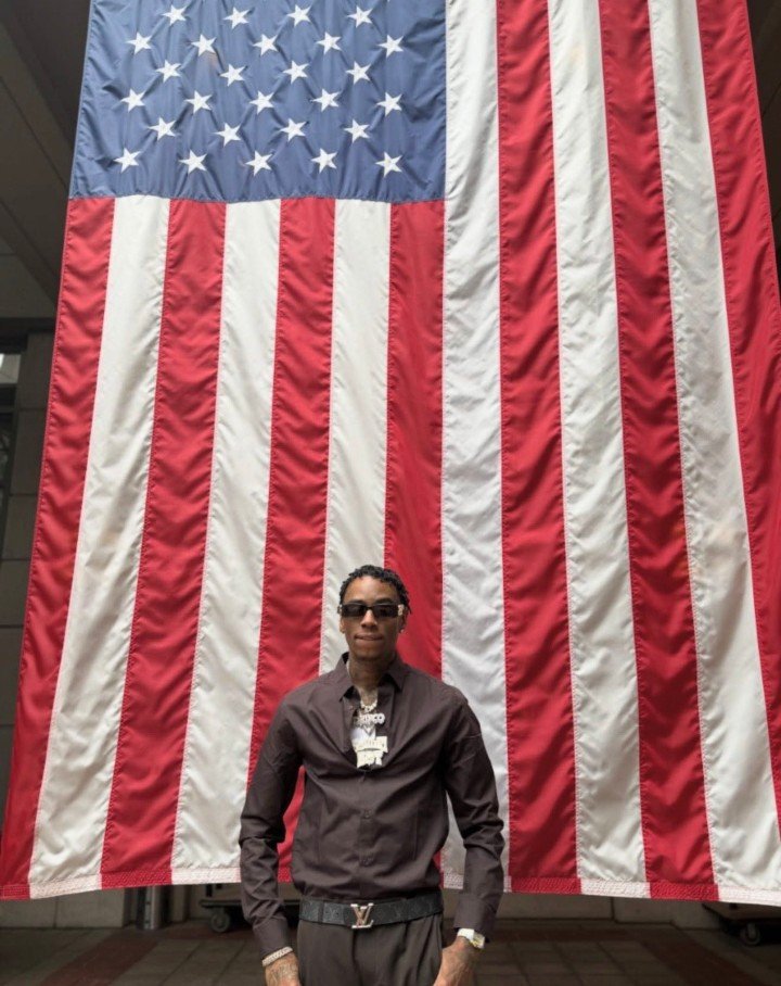 picohecto's tweet photo. Soulja boy says he’s running for president in 2028 😭🇺🇸

“my focus is on economic opportunity, criminal justice reform, education, and the future of technology and ai.”

NAH, SOULJA BOY REALLY TRYNA GO FROM THE BOOTH TO THE WHITE HOUSE? 💀👀

y’all voting for big soulja? 😭 https://t.co/GybbZRcmov